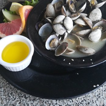Pirate's Cove Restaurant - Steamers in white wine and garlic - Seafood Near Me - Garibaldi, Oregon