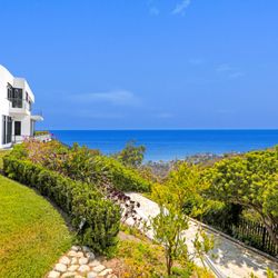 Main Beach Realty