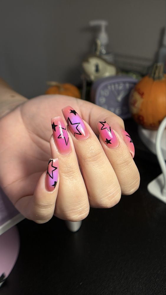 Venus Nailed It Logo