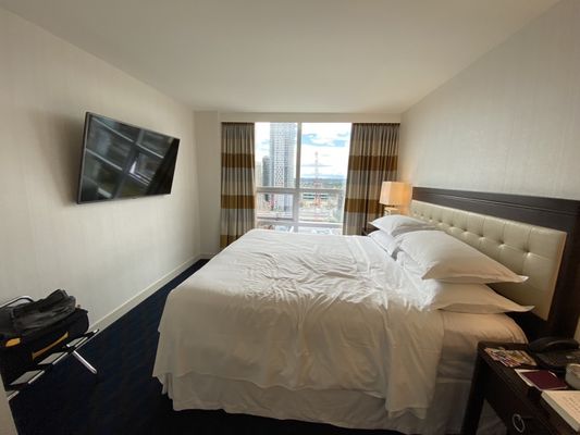 Sheraton Vancouver Wall Centre by null