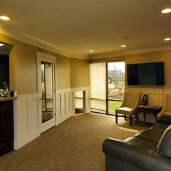 Hale Family Dental - Clean and welcoming waiting room