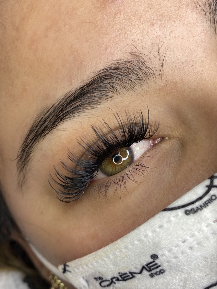 Lashed By Dest Logo