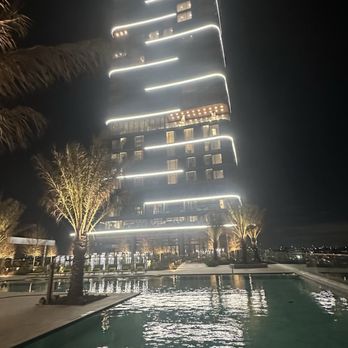 Thompson Houston - Pool - Hotels Near Me - Houston, Texas