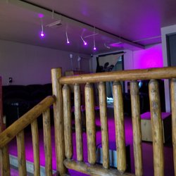 Mountain Vapor Lounge - Setting the mood in the lounge