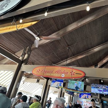 Restaurant 604 - Decor - Breakfast & Brunch Near Me - Honolulu, Hawaii Restaurant 604 - Decor - Breakfast & Brunch Near Me - Honolulu, Hawaii