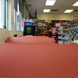 Tommy's Mini Mart - Clean booths.