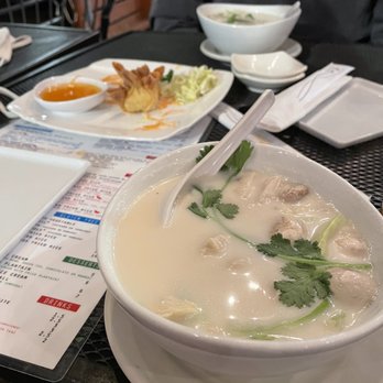 Fin Sushi Bar - Tom Kha Soup - Sushi Bars Near Me - Chicago, Illinois