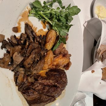 Gallaghers Steakhouse - Lunch 3 course filet special - Steakhouses Near Me - New York, New York Gallaghers Steakhouse - Lunch 3 course filet special - Steakhouses Near Me - New York, New York