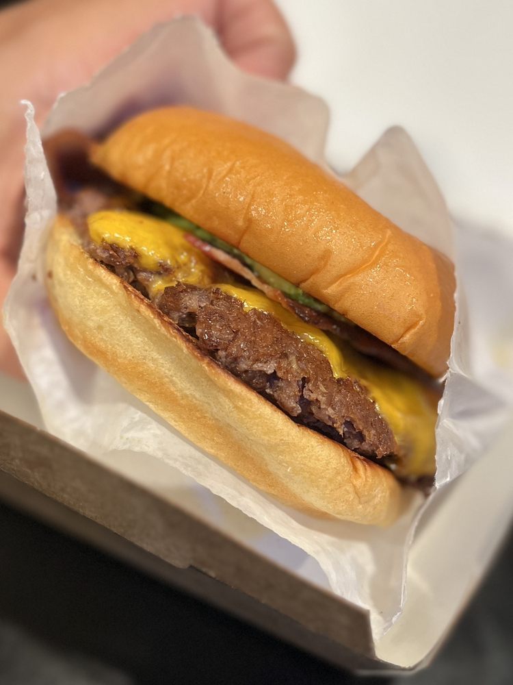 Shake Shack 6201 Hollywood - Hollywood & Gower
