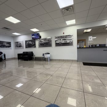 South Richmond CDJR - Waiting area - Car Dealers Near Me - Prince George, Virginia South Richmond CDJR - Waiting area - Car Dealers Near Me - Prince George, Virginia