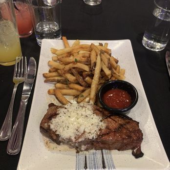 XOXO Dining Room - Steak & fries - New American Near Me - Dallas, Texas XOXO Dining Room - Steak & fries - New American Near Me - Dallas, Texas