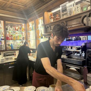 Vivoli - Ice Cream & Frozen Yogurt Near Me - Florence, FI