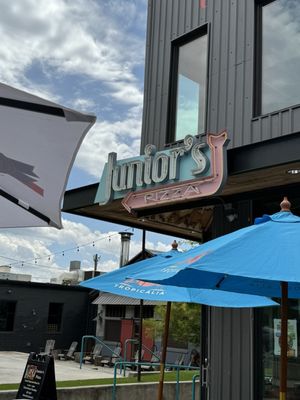 Junior's Pizza by null