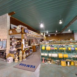 Lake Lbj Marineland - Parts counter