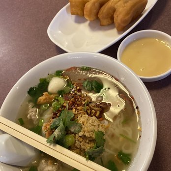 Siam Sunset - Tom Yum Noodle - Thai Near Me - Los Angeles, California