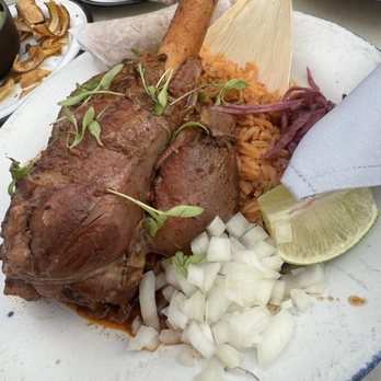 Maestro Restaurant - Lamb Shank - Cocktail Bars Near Me - Pasadena, California