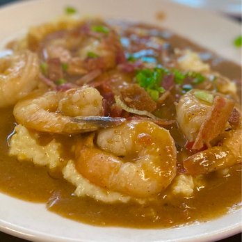 The Avenue - Shrimp and grits - Bars Near Me - Hot Springs, Arkansas