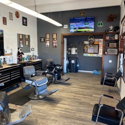 Bud's Barber Shop - Barber Shop