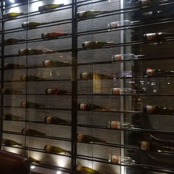 Earls Kitchen + Bar - Wine cellar and art - Canadian (New) Near Me - Mississauga, Ontario