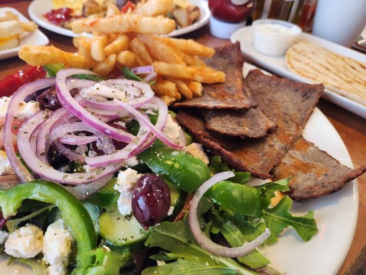 Chillers Grill by null