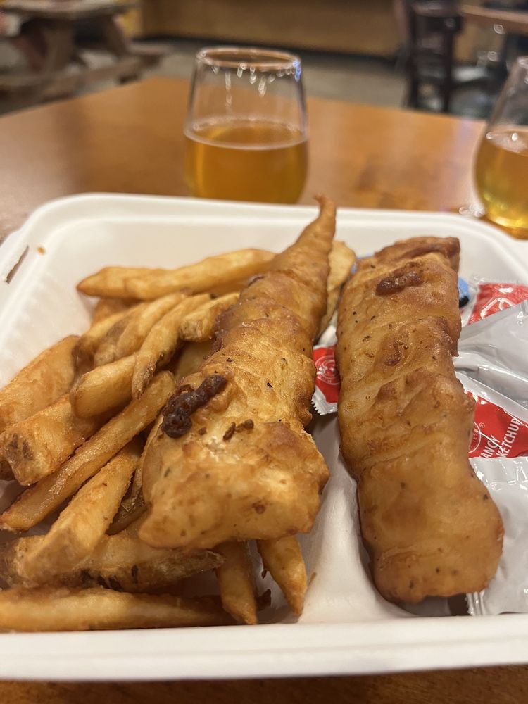 ON THE HOOK FISH & CHIPS 14 Photos & 21 Reviews 4440 Basswood Blvd