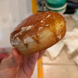 Doce Donut - Passion fruit creme brulee