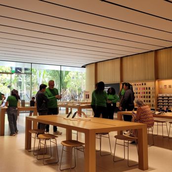 Apple - Electronics Near Me - Miami, Florida