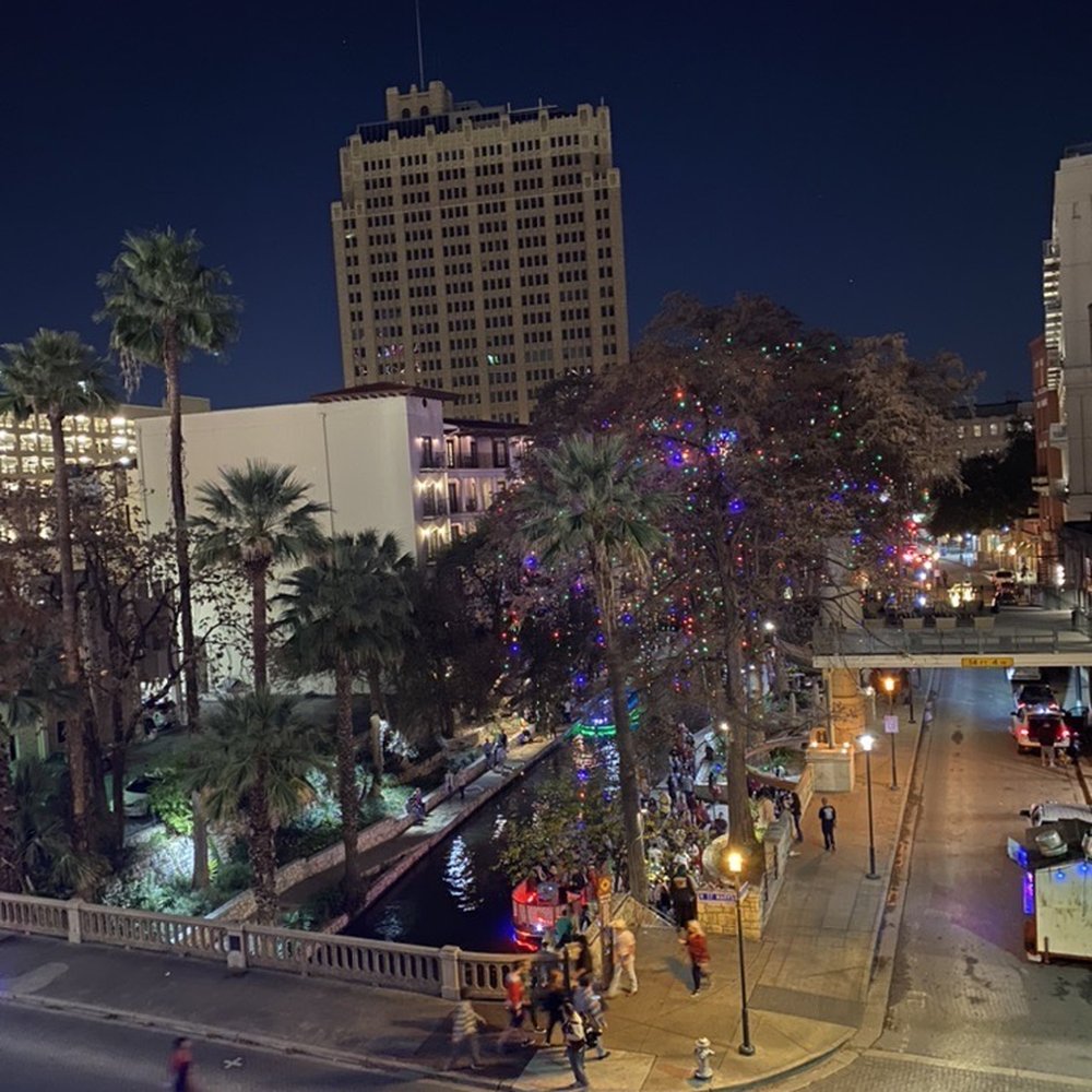 Otro Bar - View of the street where we saw many carriage rides - Bars Near Me - San Antonio, Texas Otro Bar - View of the street where we saw many carriage rides - Bars Near Me - San Antonio, Texas
