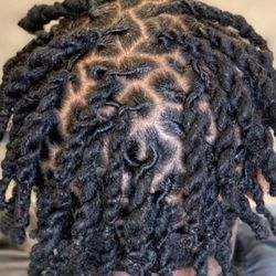 Tangle's & Locs Salon - The style i asked for