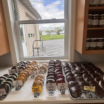 Sunnyside Pastries - Bakeries Near Me - East Earl, Pennsylvania