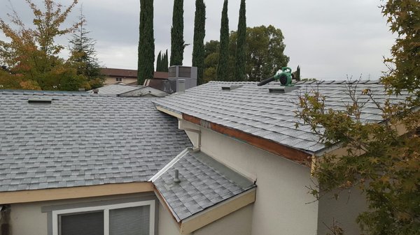 Carlos Galan Roofing Logo