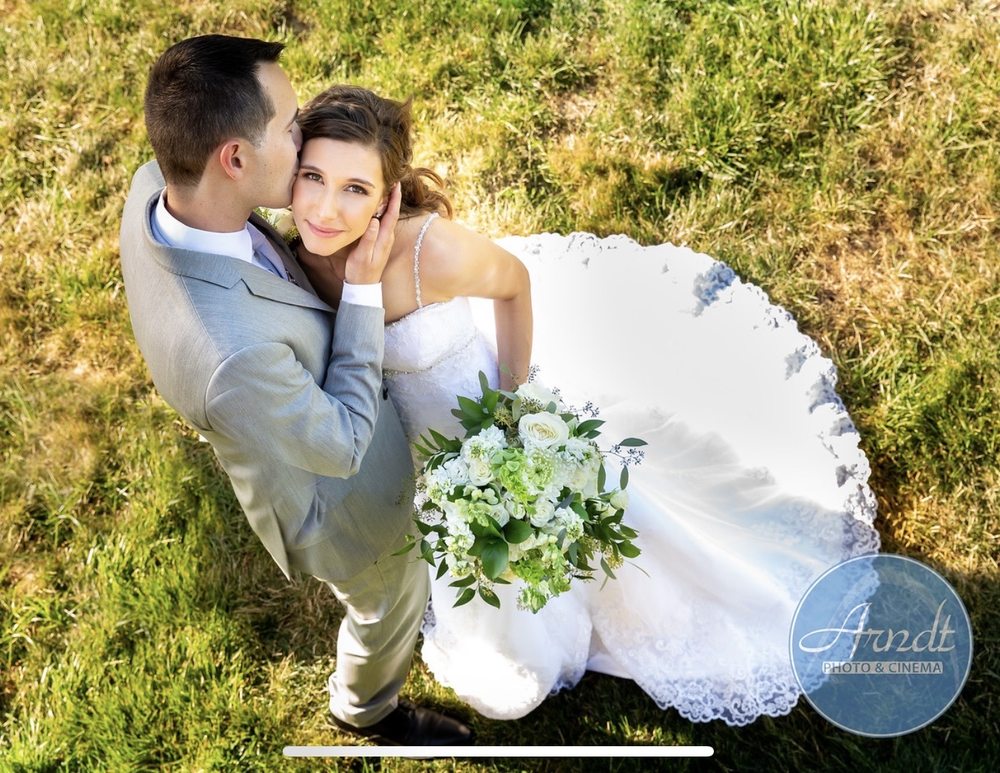 SCHNUCKS FLORAL CHESTERFIELD Updated October 2024 141 Hilltown Village, Chesterfield