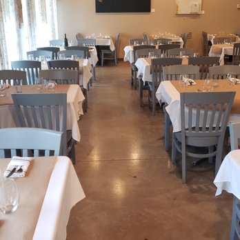Root & Branch Bistro + Bar - Simple seating - New American Near Me - Clermont, Florida Root & Branch Bistro + Bar - Simple seating - New American Near Me - Clermont, Florida