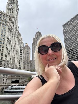 Chicago Riverwalk by null