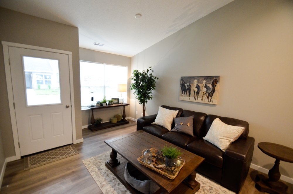 VALLEY BLUFF TOWNHOMES Updated September 2024 Request Information