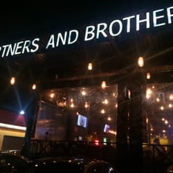 Partners and Brothers - Fachada