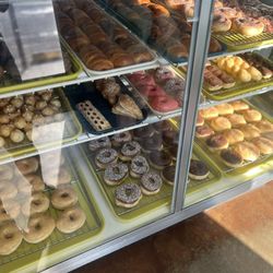 Popa's Donuts