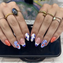 Deluxe Nail Spa - Nails