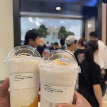 Yezi Coconut Dessert - Desserts Near Me - Bellevue, Washington Yezi Coconut Dessert - Desserts Near Me - Bellevue, Washington