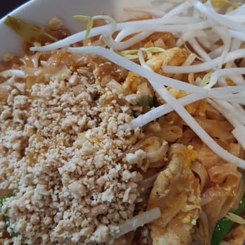 Thai Square Restaurant - Chicken Pad Thai.. yummy!!! - Thai Near Me - Arlington, Virginia