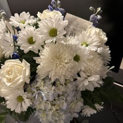 Battiste LaFleur Galleria - Gorgeous flowers delivered from me to my hubby!