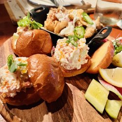 Low tides (aka happy hour) Lobster Rolls