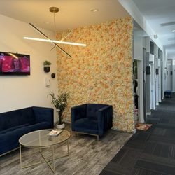 OC Hair & Makeup - Lobby