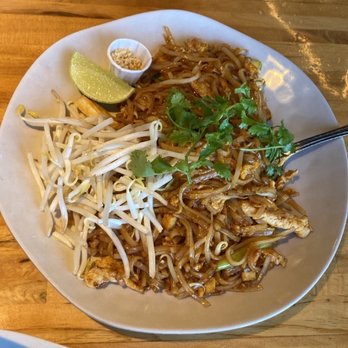 Manaow - Pad Thai - Thai Near Me - Long Beach, California Manaow - Pad Thai - Thai Near Me - Long Beach, California