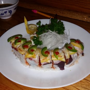 Tomo7 sushi  - Special roll.. mmmmmm - Sushi Bars Near Me - Riverside, California