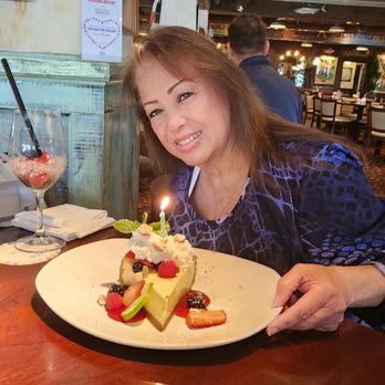 Pappadeaux Seafood Kitchen - Celebrating her birthday - Seafood Near Me - Phoenix, Arizona