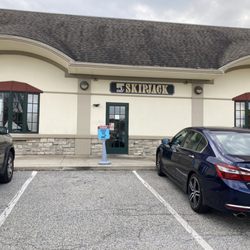 Skipjack Dining