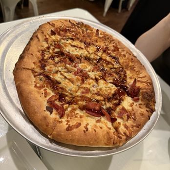 Emberz - Fallen apple pizza - Wine Bars Near Me - Sonora, California