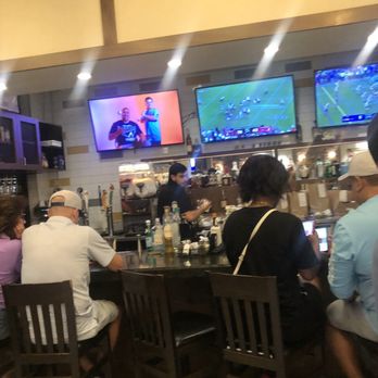 Italiano's - Italian Near Me - Pearland, Texas