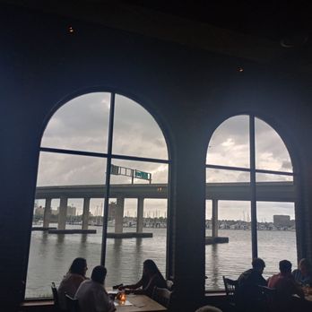 California Dreaming - Water views - Seafood Near Me - Charleston, South Carolina California Dreaming - Water views - Seafood Near Me - Charleston, South Carolina